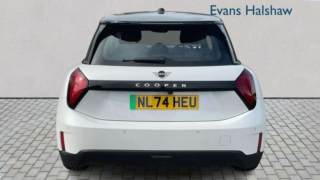 Mini Hatch 135Kw E Classic 41Kwh 2024 NL74HEU White #6