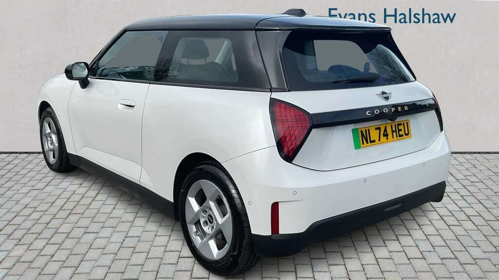 Mini Hatch 135Kw E Classic 41Kwh 2024 NL74HEU White #5