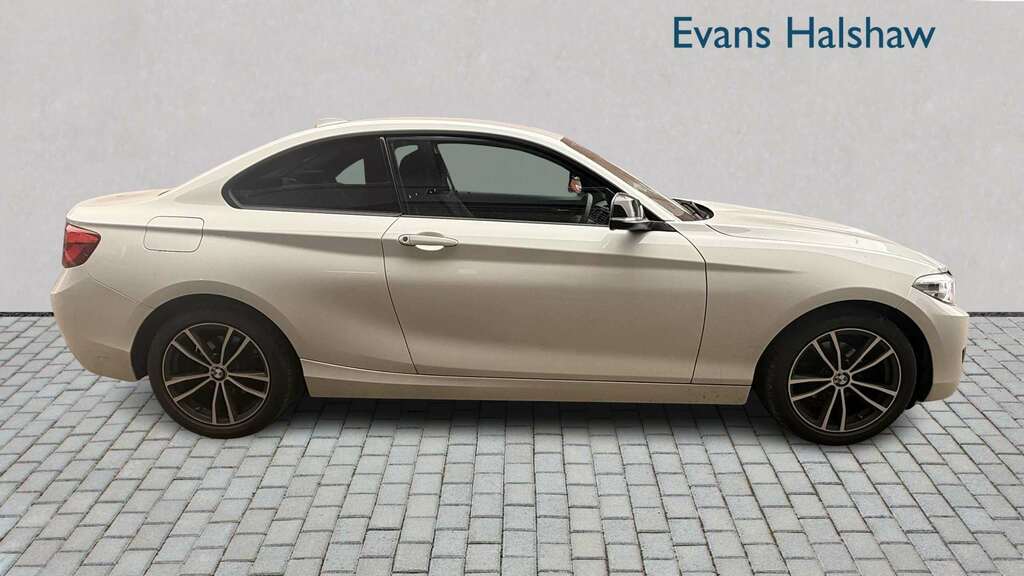 BMW 2 Series 218D Sport Nav 2018 MD68BMZ White #6