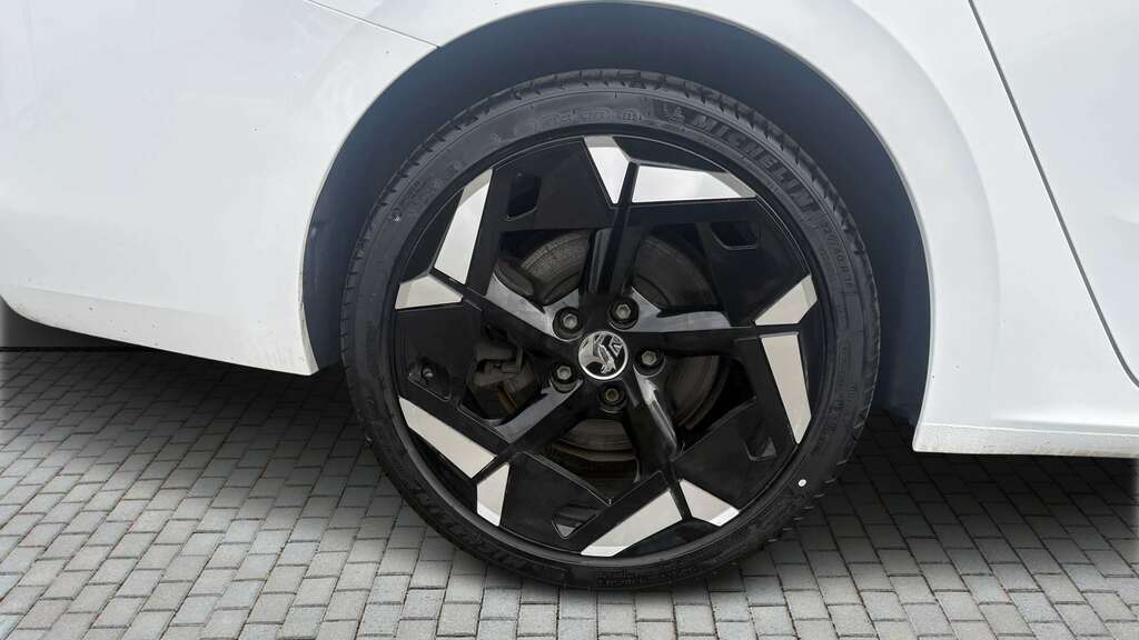 Vauxhall Astra 1.6 Plug-in Hybrid Gse 2023 BT23ZZN White #5