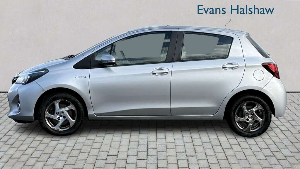 Toyota Yaris 1.5 Hybrid Icon Cvt 2015 WO15YRJ Silver #6