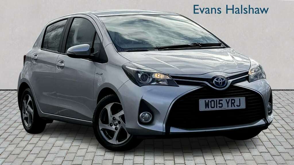 Toyota Yaris 1.5 Hybrid Icon Cvt 2015 Silver