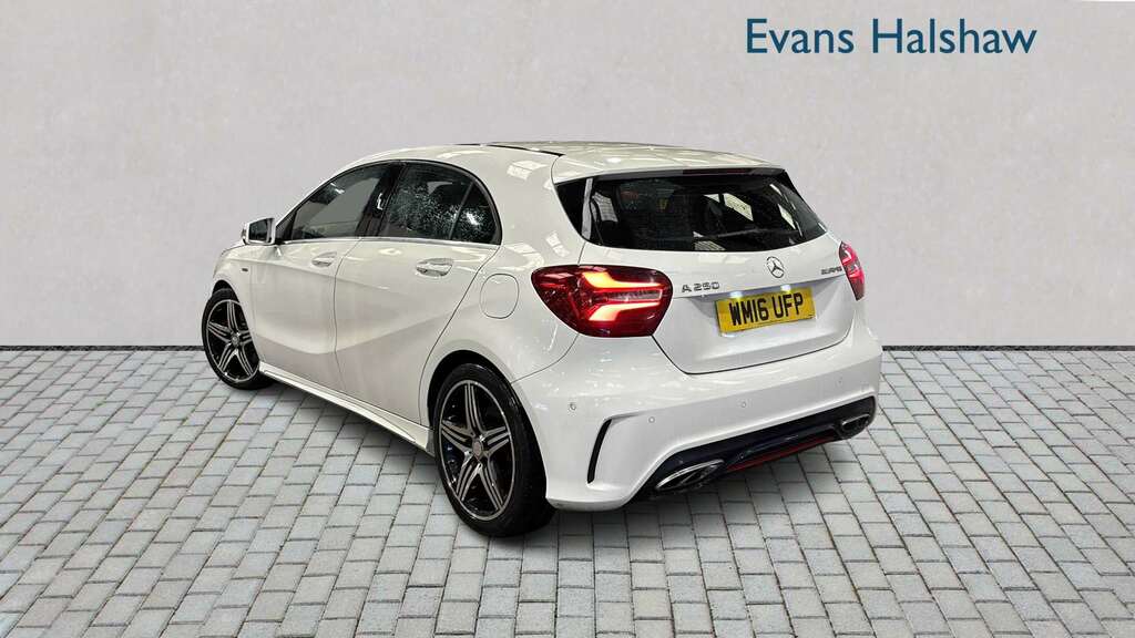 Mercedes-Benz A Class A250 Amg Premium 2016 WM16UFP White #3