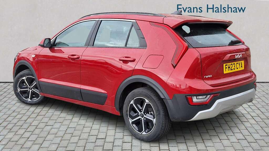 Kia Niro 1.6 Gdi Hybrid 2 Dct 2023 FH23CYA Red #2