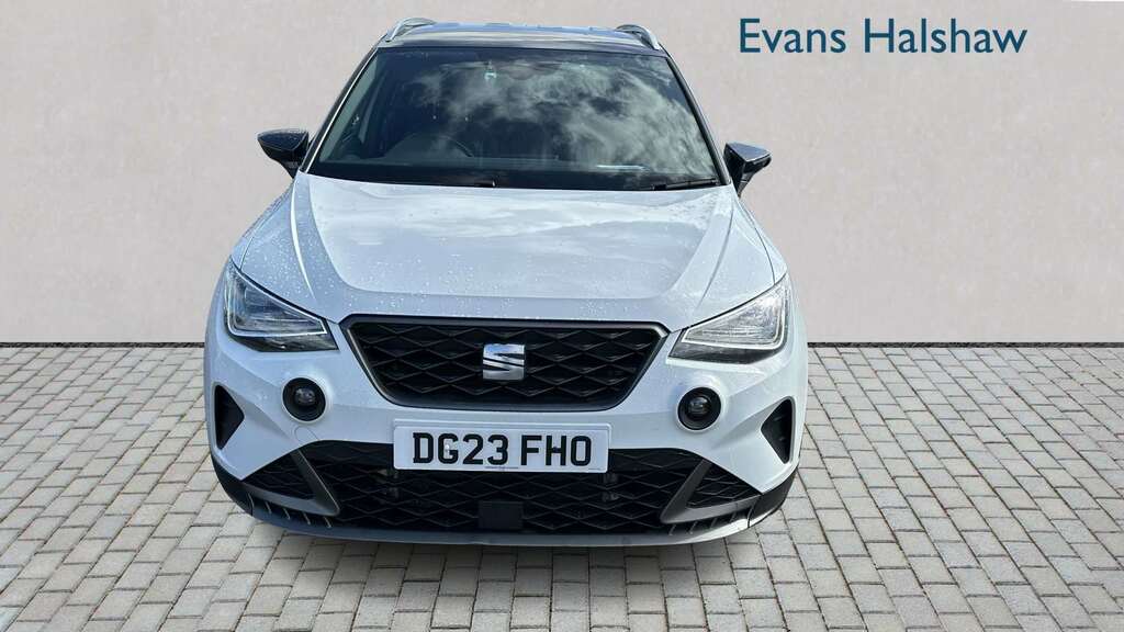 Seat Arona 1.0 Tsi 110 Fr Edition 2023 DG23FHO White #2