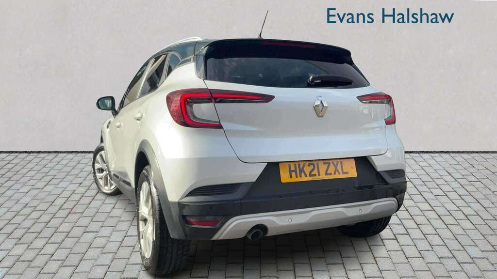 Renault Captur 1.3 Tce 130 Iconic 2021 HK21ZXL White #2