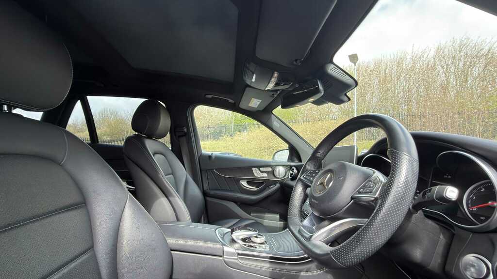 Mercedes-Benz GLC Class 350D 4Matic Amg Line Prem Plus 9G-tronic 2018 KY18UTA White #3