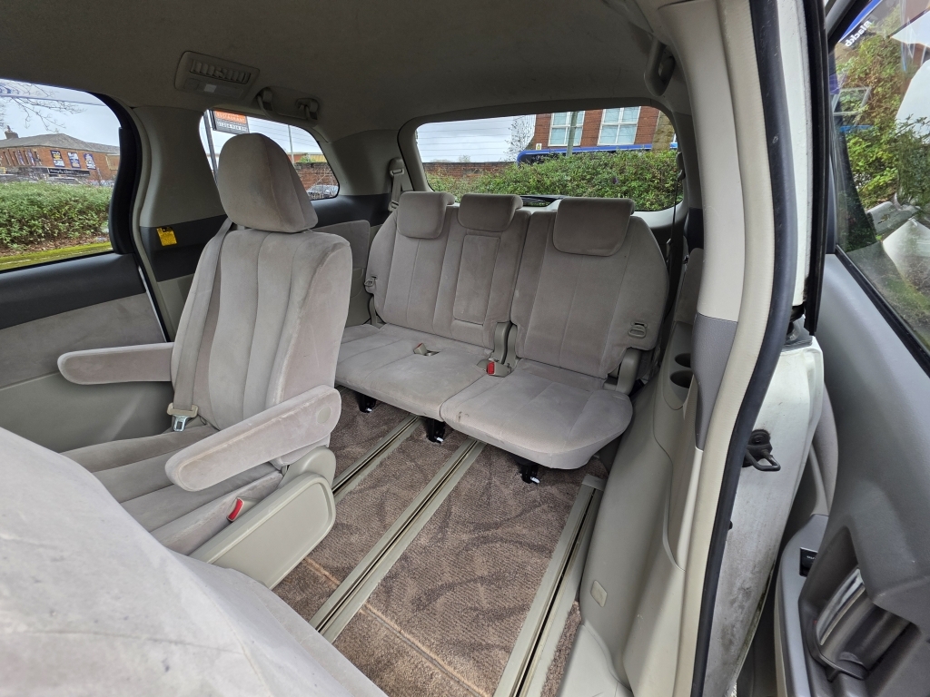 Toyota Estima #12