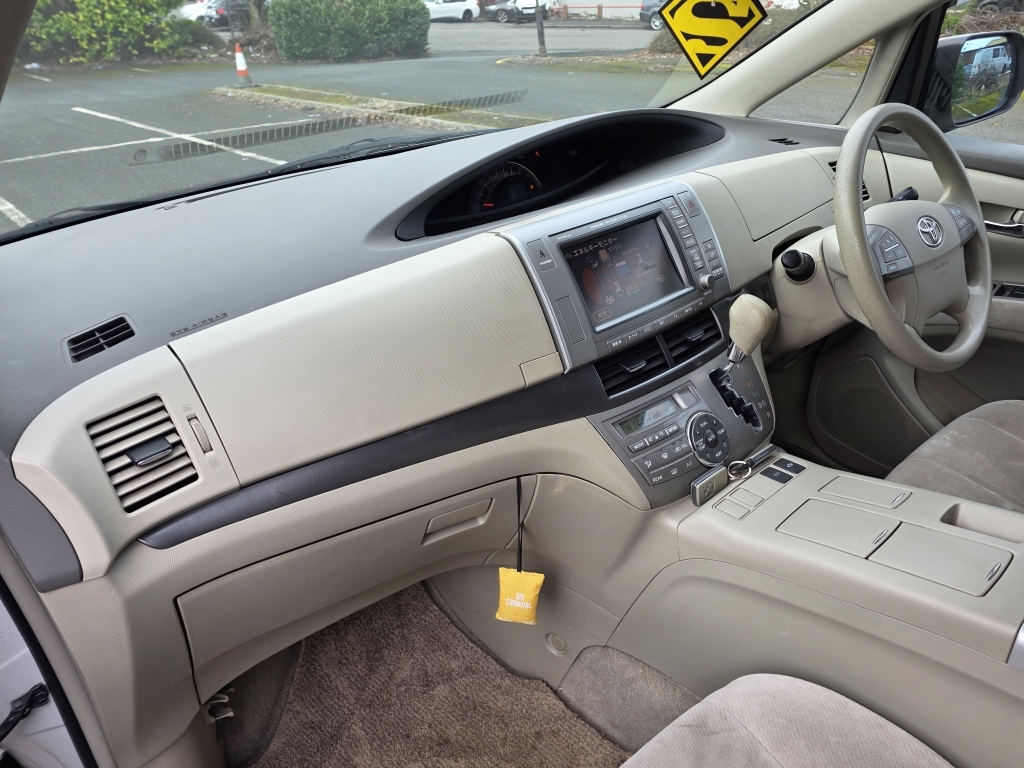 Toyota Estima #16