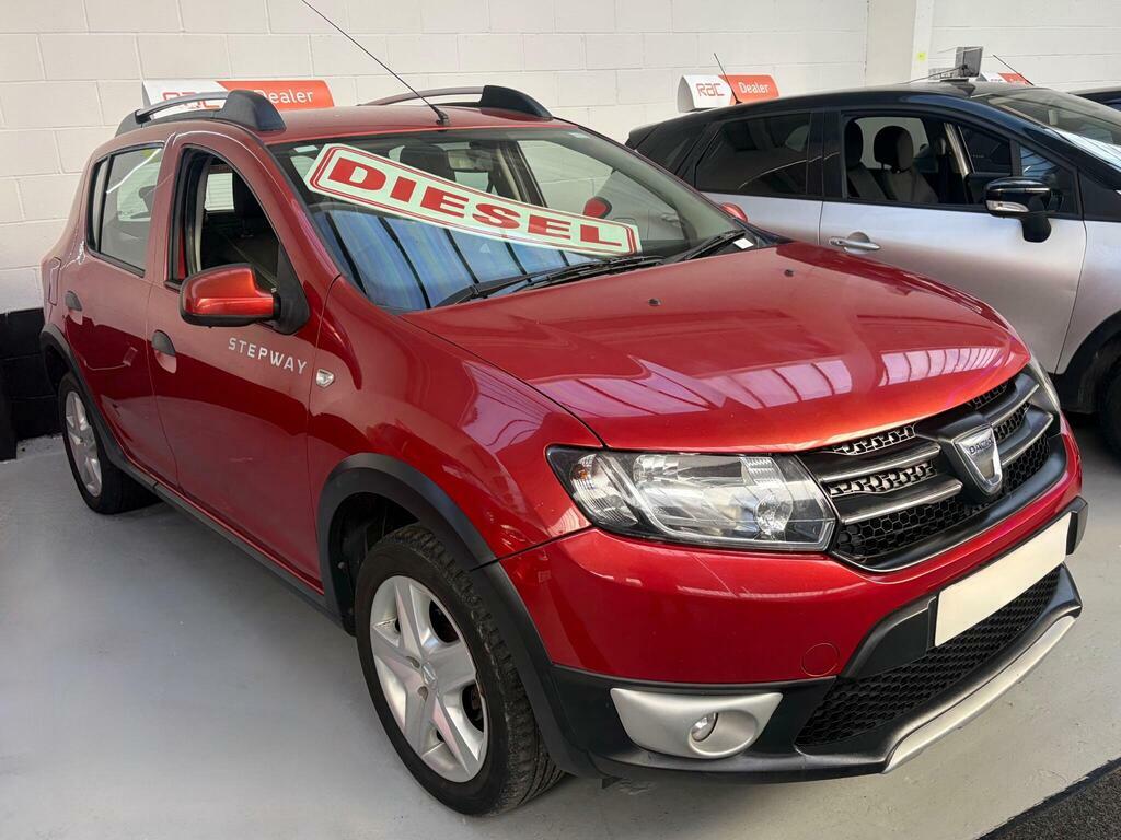 Dacia Sandero Stepway 1.5 Dci Laureate Euro 5 AE64NLN Red #4