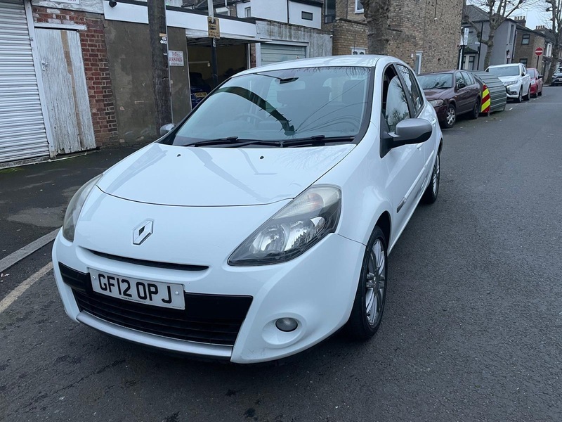 Renault Clio 1.2 Dynamique Tomtom Hatchback GF12OPJ White #4