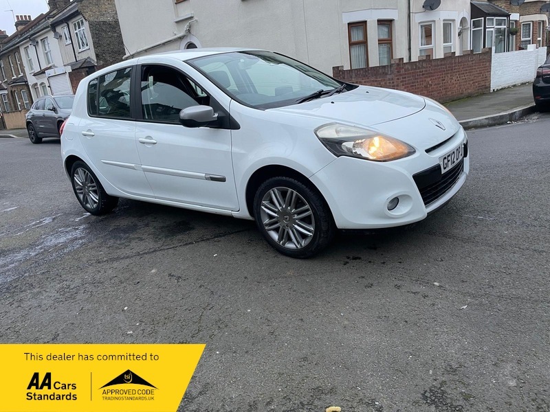Renault Clio 1.2 Dynamique Tomtom Hatchback GF12OPJ White #2