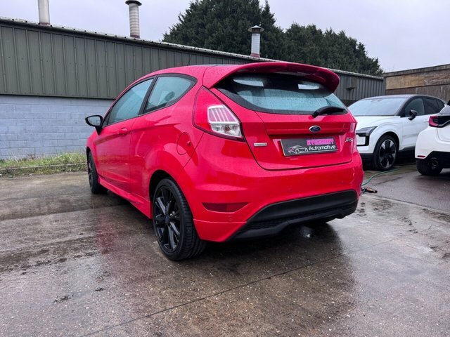 Ford Fiesta Ecoboost Zetec S Hatchback GL16OTM Red #2