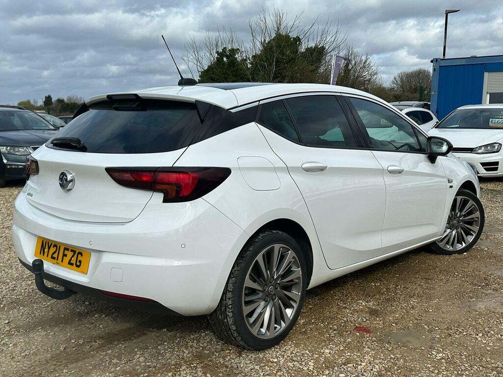 Vauxhall Astra Hatchback 1.5 Turbo D Griffin Edition Euro 6 Ss NY21FZG White #3