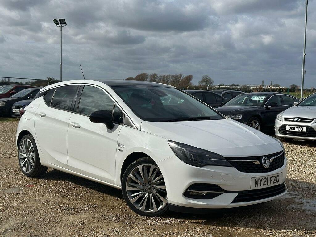 Vauxhall Astra Hatchback 1.5 Turbo D Griffin Edition Euro 6 Ss White