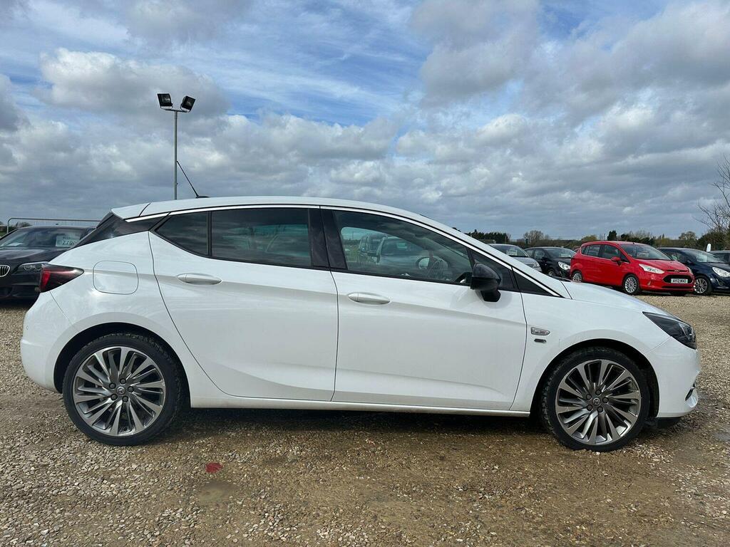 Vauxhall Astra Hatchback 1.5 Turbo D Griffin Edition Euro 6 Ss NY21FZG White #5
