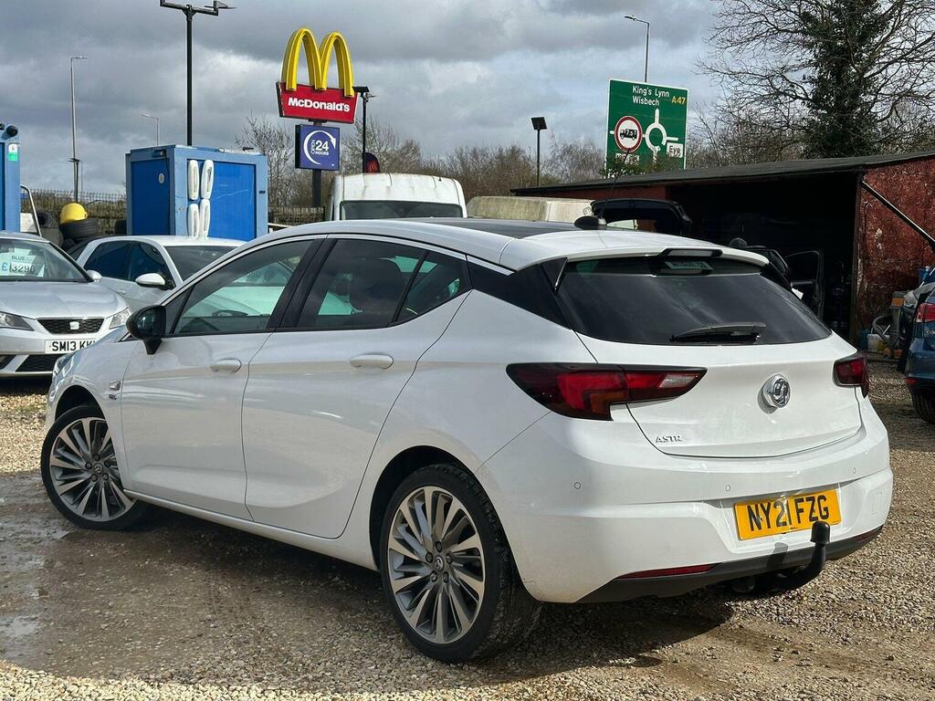 Vauxhall Astra Hatchback 1.5 Turbo D Griffin Edition Euro 6 Ss NY21FZG White #4
