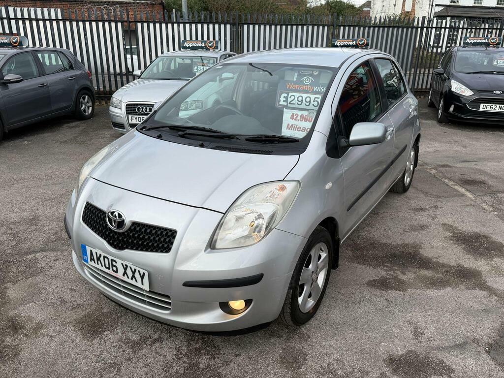 Toyota Yaris 1.3 Vvt-i T Spirit Silver #3