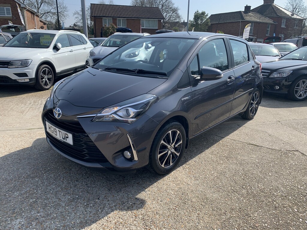 Toyota Yaris Hatchback 1.5 Vvt-h Icon Tech 2019 HG19TUP Grey #4