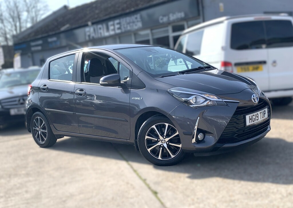 Toyota Yaris Hatchback 1.5 Vvt-h Icon Tech 2019 Grey