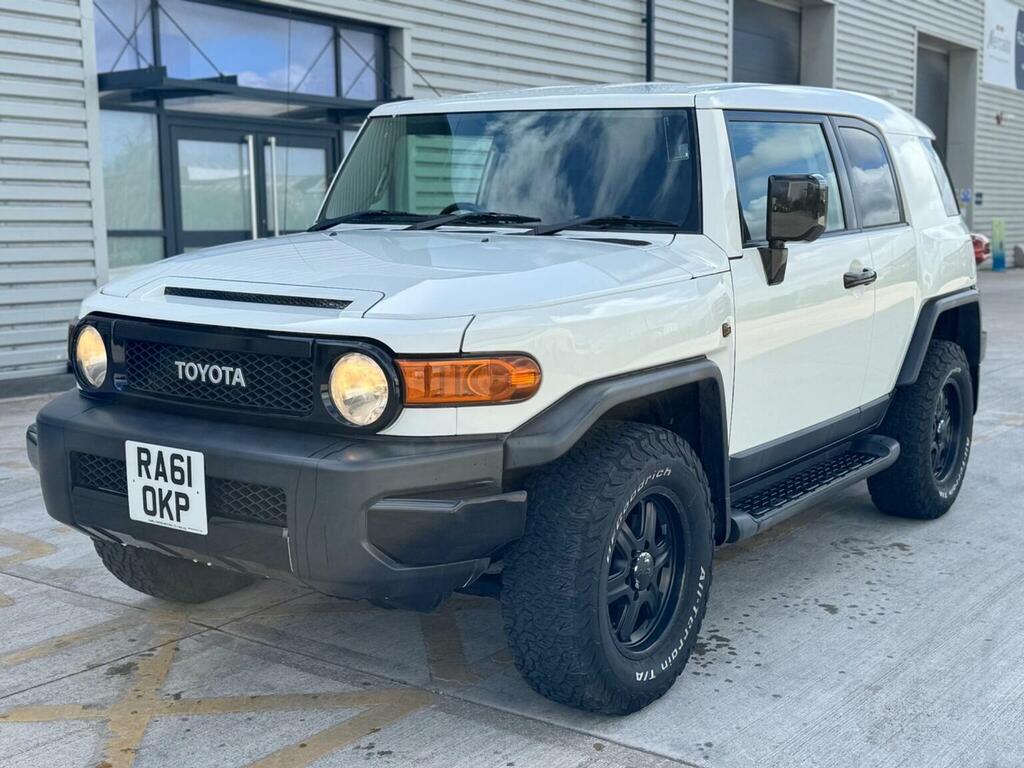 Toyota FJ Cruiser 4.0 V6 Beige #17