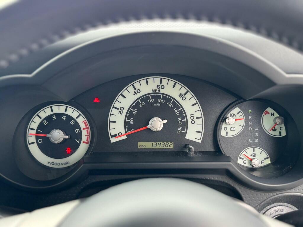 Toyota FJ Cruiser 4.0 V6 Beige #26