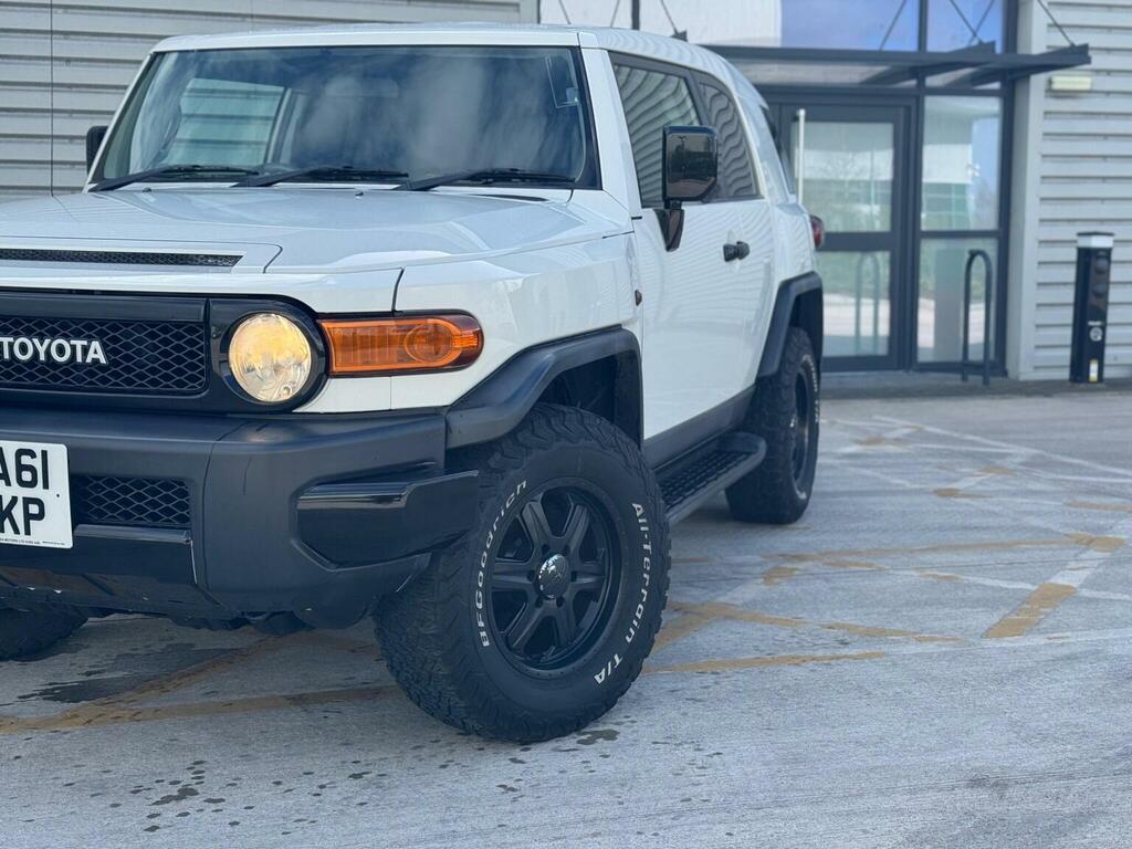 Toyota FJ Cruiser 4.0 V6 Beige #11