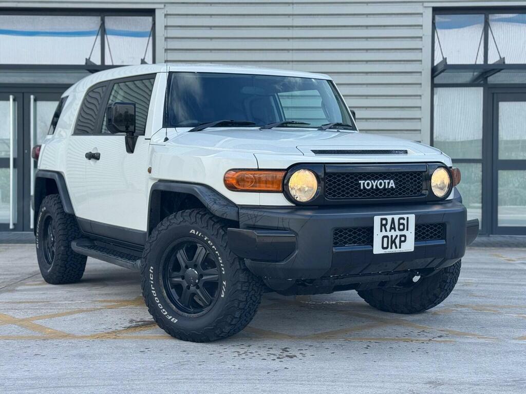 Toyota FJ Cruiser Suv 201161 White