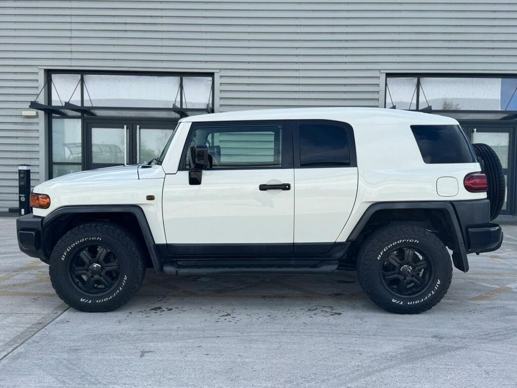 Toyota FJ Cruiser 4.0 V6 Beige #16