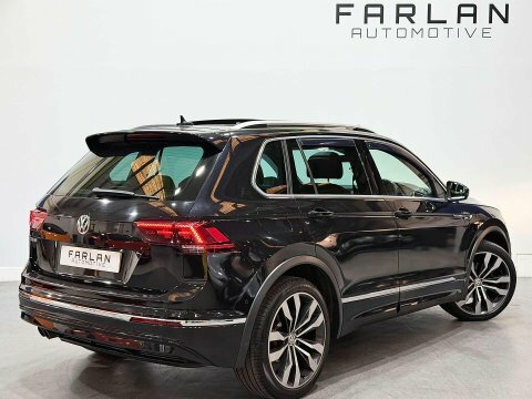 Volkswagen Tiguan 2.0 Tdi R-line  Black #4