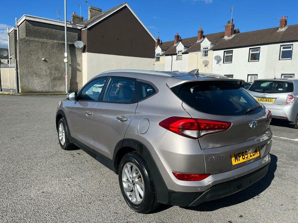 Hyundai Tucson 1.7 Crdi Blue Drive Se Euro 6 S S WF65ZDM Beige #4