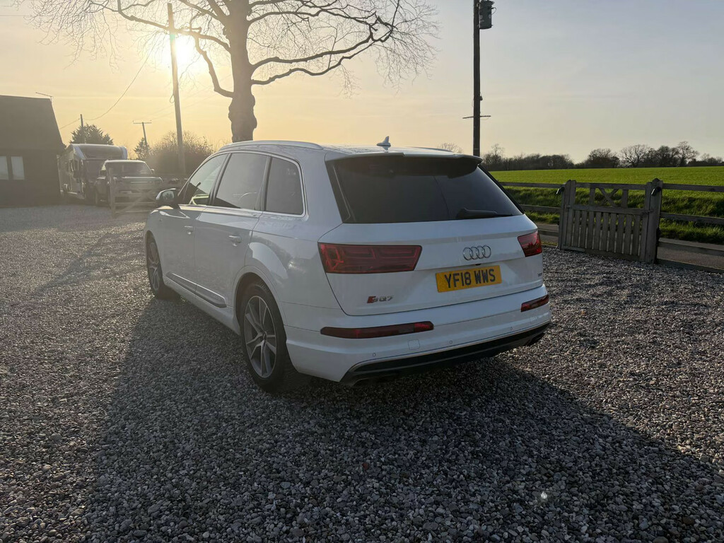 Audi Q7 4.0 Sq7 Tdi Quattro 4Wd Suv YF18WWS White #3