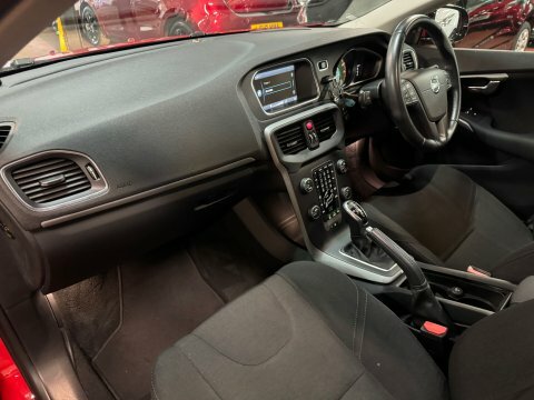 Volvo V40 T4 Se Lux Red #15