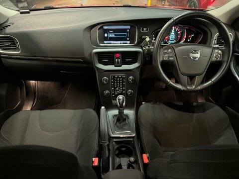 Volvo V40 T4 Se Lux Red #25
