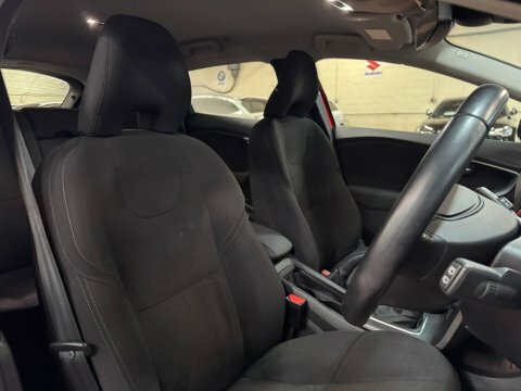 Volvo V40 T4 Se Lux Red #13