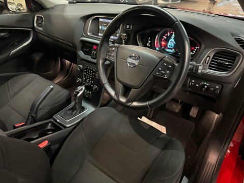 Volvo V40 T4 Se Lux Red #12