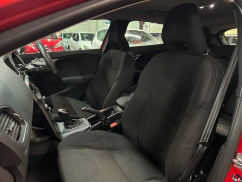 Volvo V40 T4 Se Lux Red #16