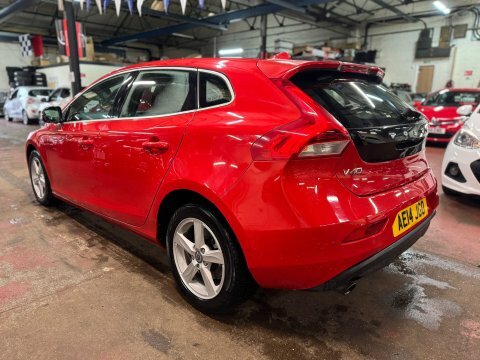 Volvo V40 T4 Se Lux Red #4