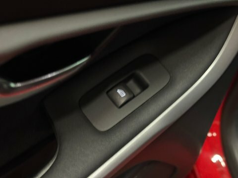 Volvo V40 T4 Se Lux Red #24