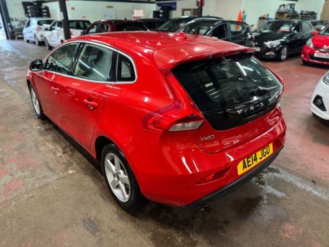 Volvo V40 T4 Se Lux Red #8