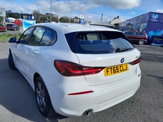 BMW 1 Series 2020 1.5 116D Se Hatchback Dct Euro 6 FT69CLJ White #4