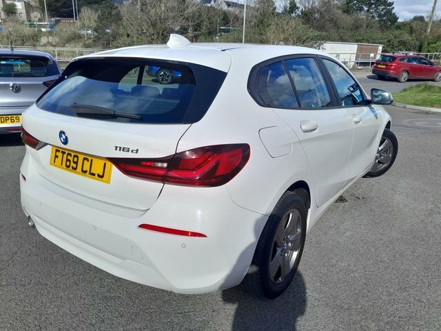 BMW 1 Series 2020 1.5 116D Se Hatchback Dct Euro 6 FT69CLJ White #3