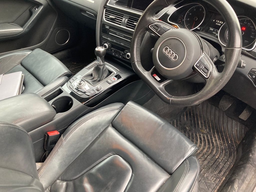 Audi A5 1.8 Tfsi Black Edition Red #3