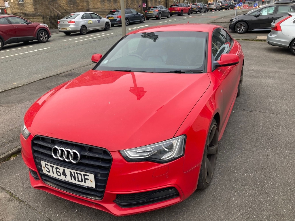 Audi A5 1.8 Tfsi Black Edition Red