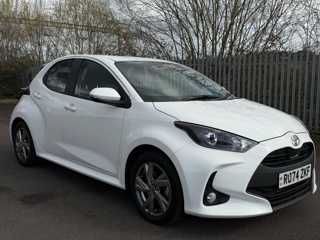 Toyota Yaris 1.5 Hybrid Icon Cvt White
