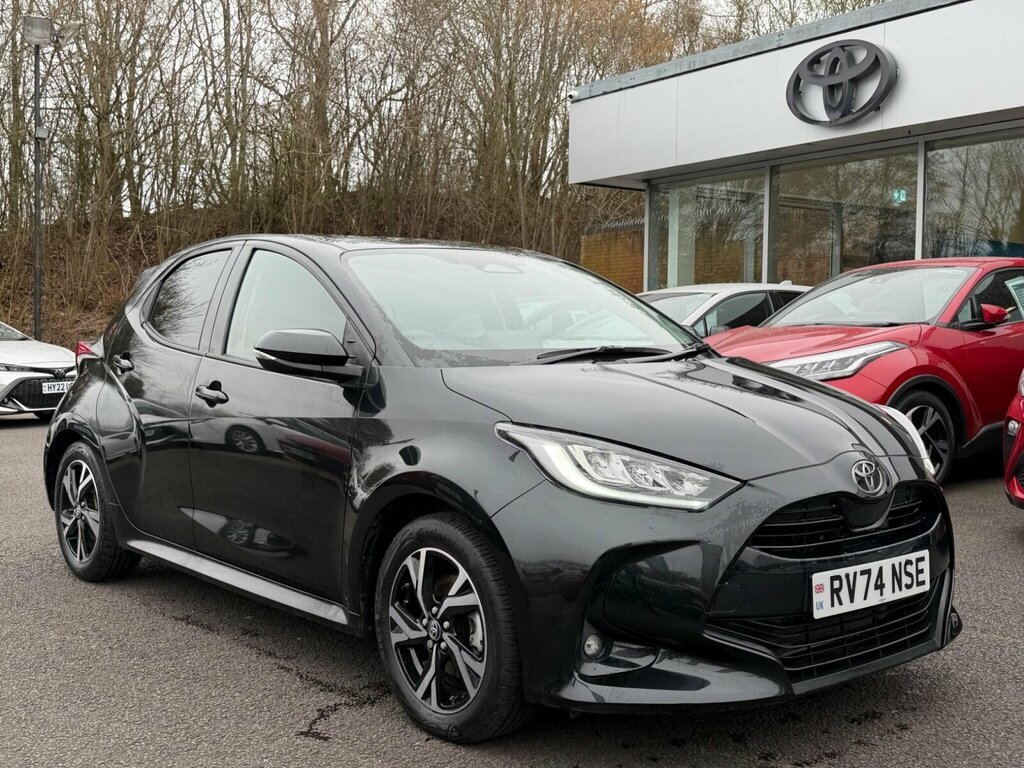 Toyota Yaris 1.5 Hybrid Design Cvt Black