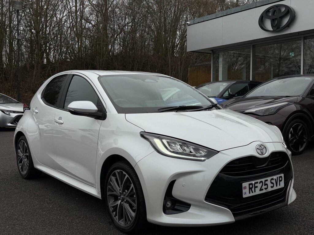 Toyota Yaris 1.5 Hybrid 130 Excel Cvt White