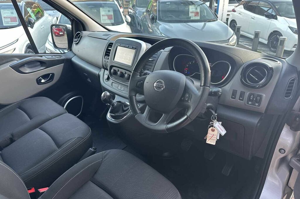 Nissan NV300 1.6 Dci 125Ps H1 Tekna Combi Van Silver #6