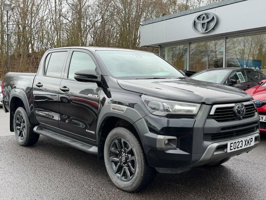 Toyota HILUX Invincible X Dcab Pick Up 2.8 D-4d Black