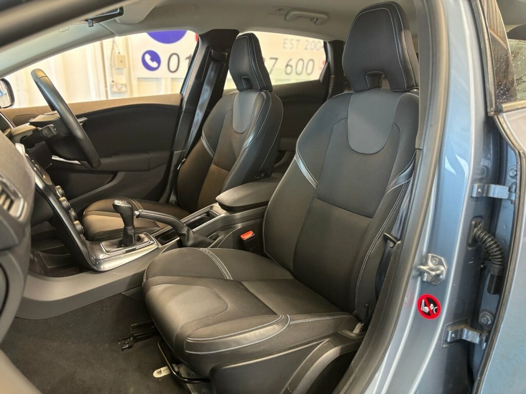 Volvo V40 2L Momentum SO17VCE Blue #5